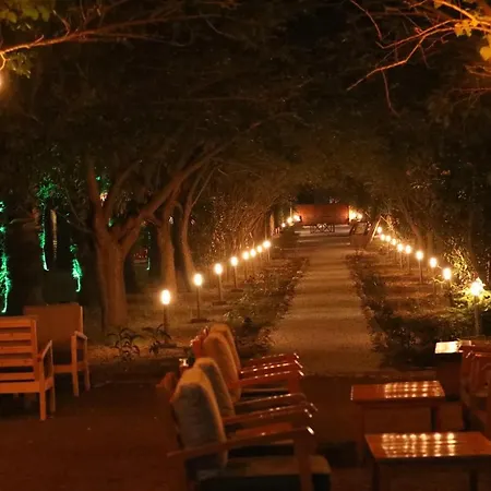 Eden And Resort *
