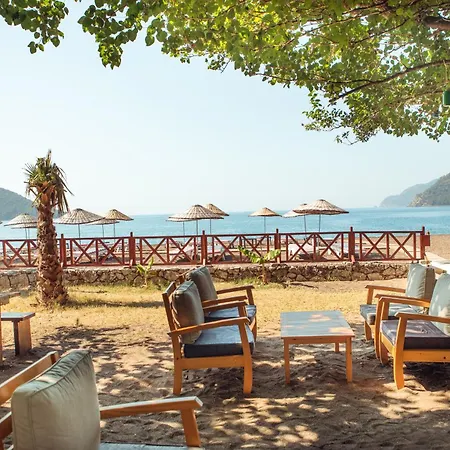 Resort Eden Bungalows&beach *