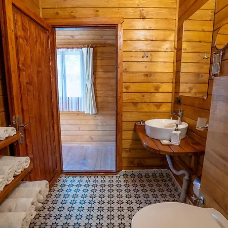 Eden Bungalows&beach